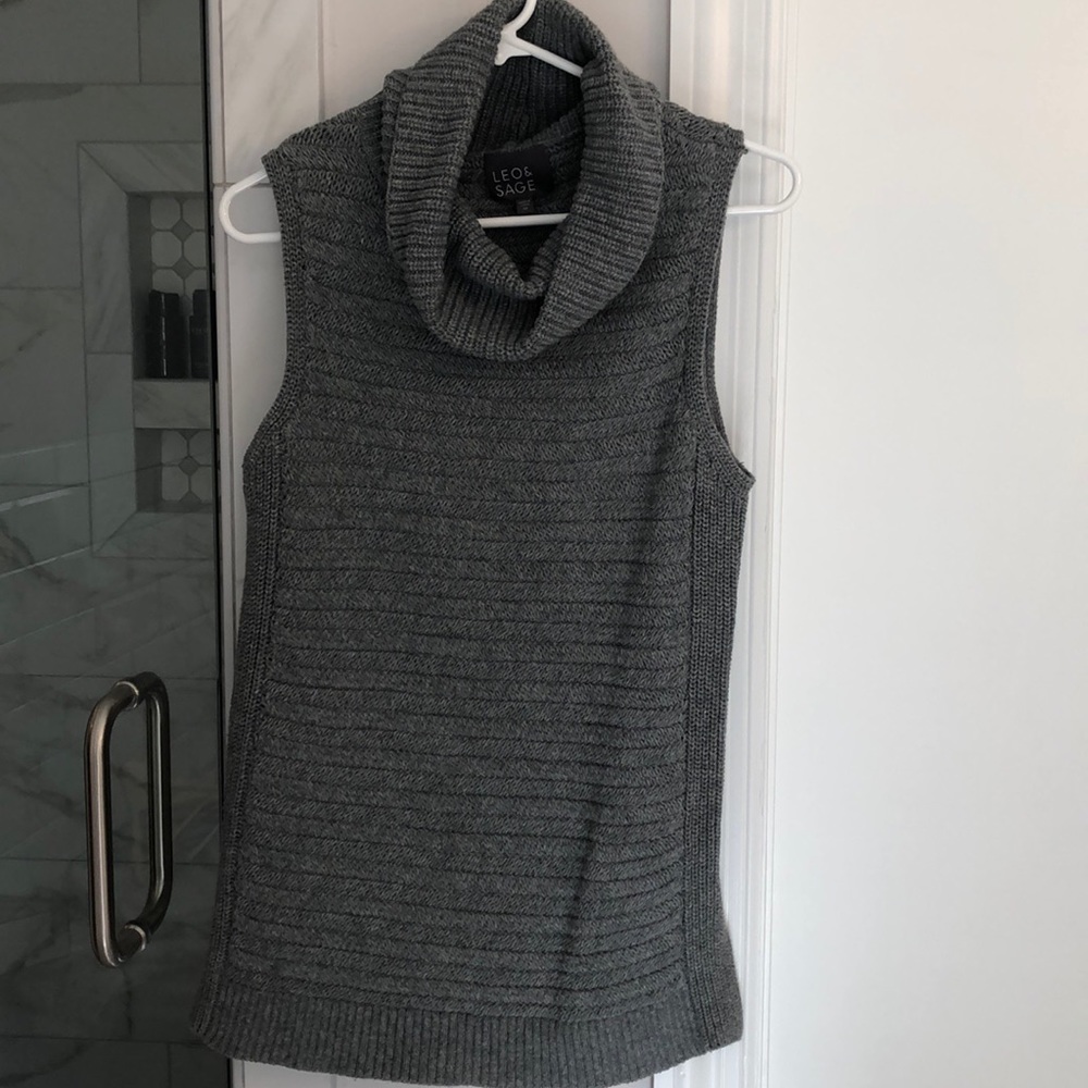 Leo and sage sleeveless sweater